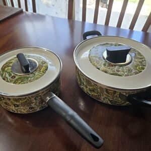 Vintage Enamel Pot Set Avocado Paisley Pattern